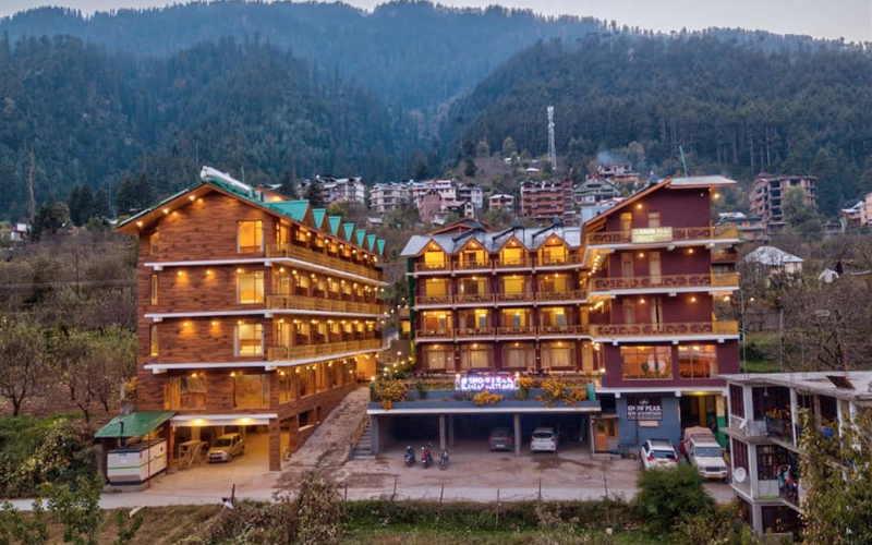 Snow Peak Retreat Manali Honeymoon Package